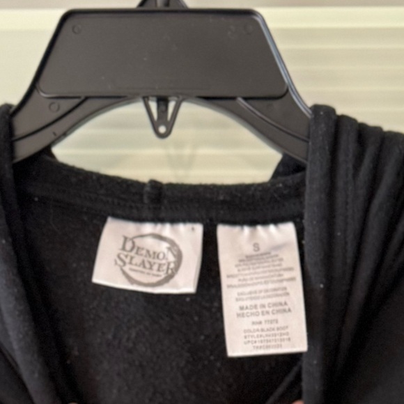 Demon Slayer Anime Hoodie Small - Picture 2 of 3
